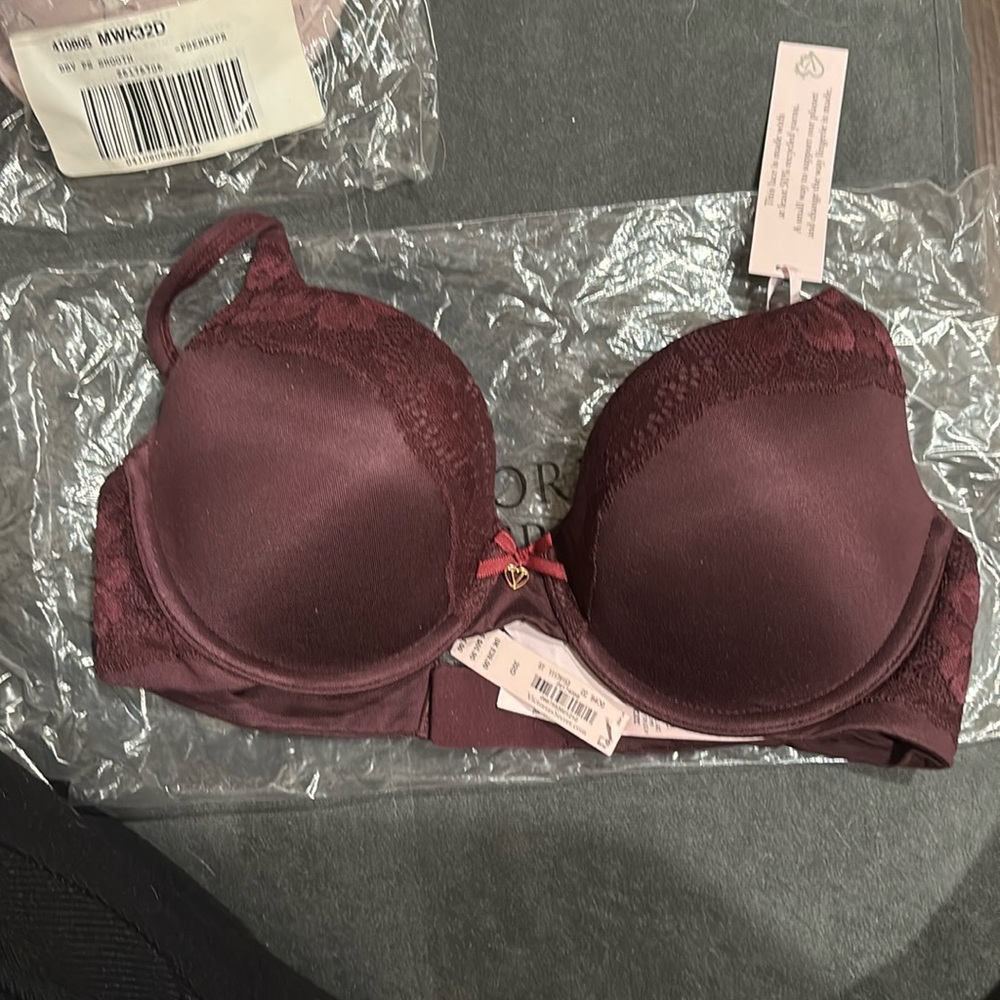 Victoria’s secret bra 32d